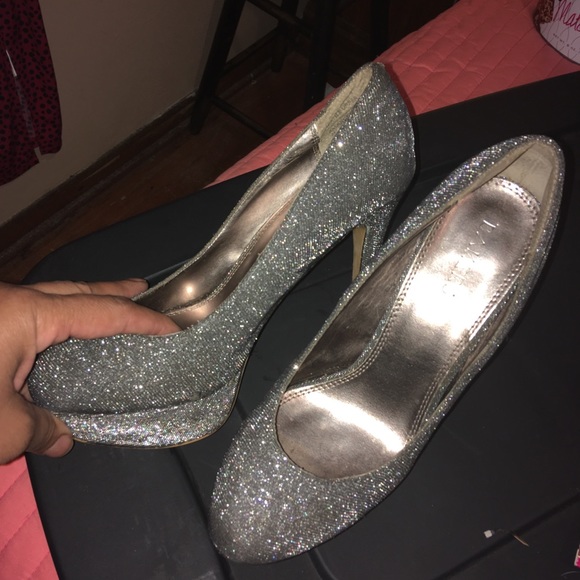 Metallic dark grey pumps - Picture 2 of 6